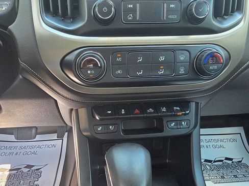 Used 2022 GMC Canyon Denali RWD image 28