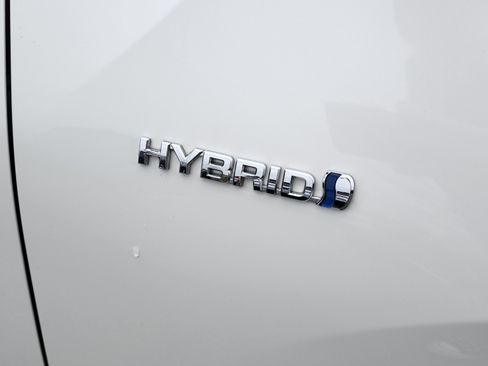 Used 2017 Toyota Prius Four image 14