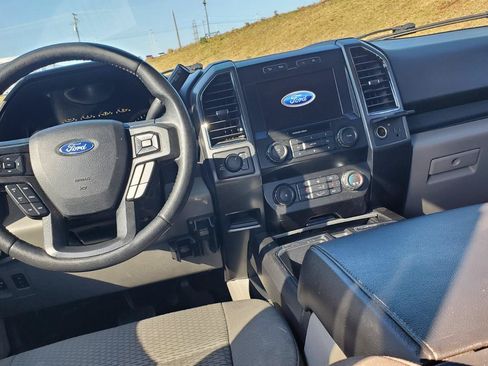 Used 2019 Ford F150 XLT w/ Equipment Group 302A Luxury AWD/4WD image 7