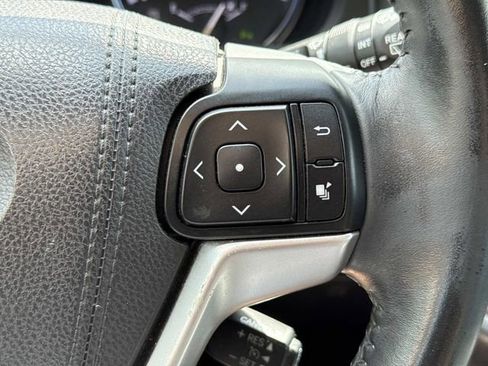 Used 2016 Toyota Highlander Limited AWD/4WD image 24