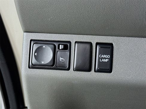 Used 2021 Nissan Frontier SV w/ Midnight Edition Floor Mats image 17