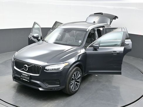 Used 2022 Volvo XC90 T5 Momentum w/ Protection Package Premier image 32