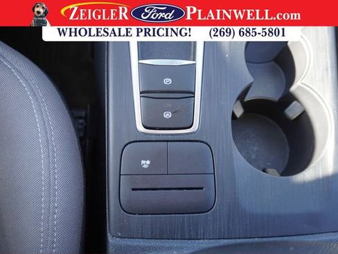 Used 2021 Ford Escape SE image 20