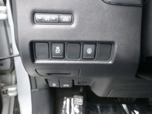 Used 2020 Nissan Murano SV image 11