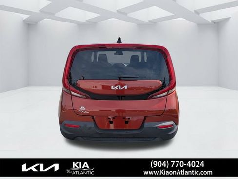 Used 2022 Kia Soul LX FWD image 4