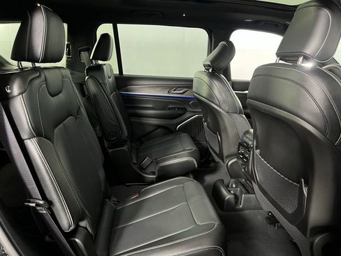 Used 2023 Jeep Grand Cherokee L Overland w/ Trailer Tow Group (B) image 33