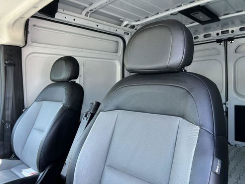 Used 2025 RAM ProMaster 2500 w/ Convenience Group FWD image 12