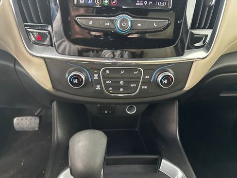 Used 2023 Chevrolet Traverse LS image 29