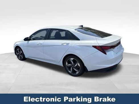 Used 2023 Hyundai Elantra SEL w/ Convenience Package FWD image 9