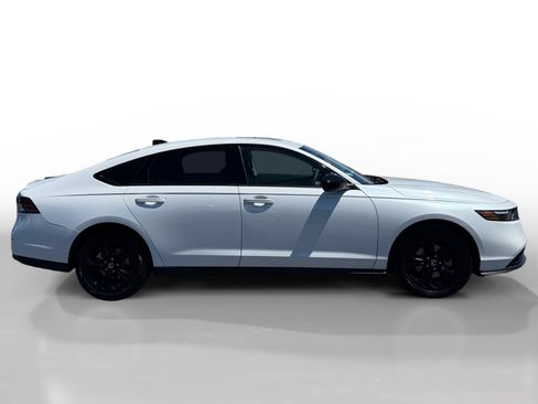 Certified 2025 Honda Accord SE image 6
