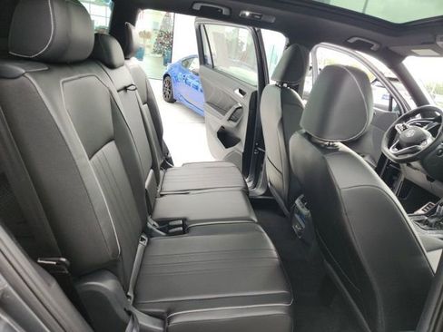 Used 2024 Volkswagen Tiguan SE R-Line image 21