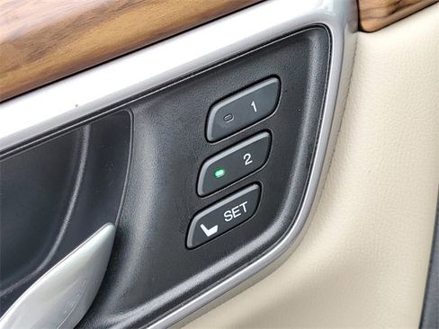 Used 2017 Honda CR-V EX-L image 16