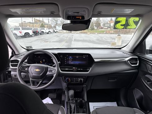 Used 2025 Chevrolet TrailBlazer LT image 14