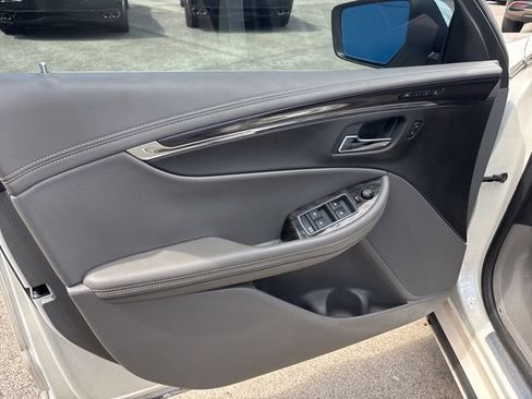 Used 2014 Chevrolet Impala LTZ FWD image 27