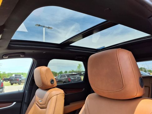 New 2026 Cadillac XT5 Premium Luxury w/ LPO, Floor Liner Package AWD/4WD image 14
