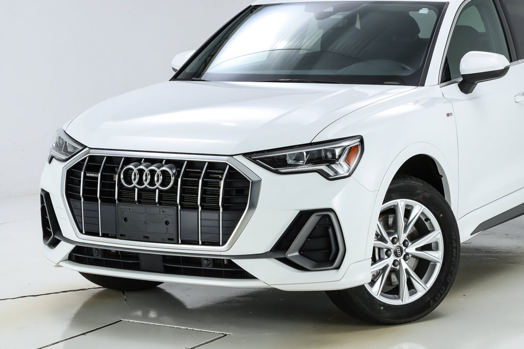 Used 2025 Audi Q3 2.0T Premium AWD/4WD image 2