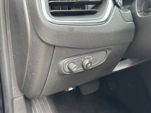 Used 2023 Chevrolet Equinox LS image 13