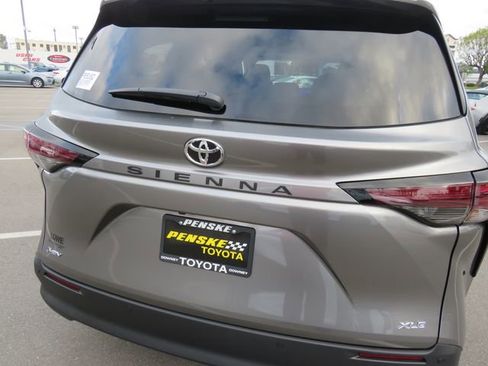 Certified 2026 Toyota Sienna XLE image 12