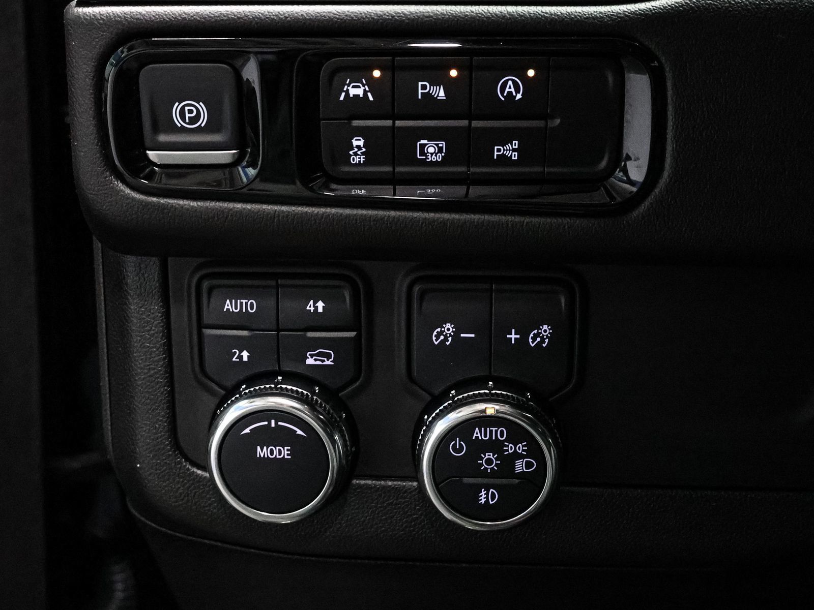 Used 2025 GMC Yukon Elevation AWD/4WD image 32