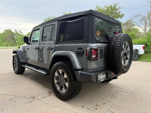 Used 2021 Jeep Wrangler Unlimited Sahara AWD/4WD image 5