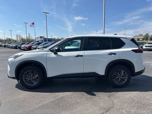 Used 2025 Nissan Rogue S image 6