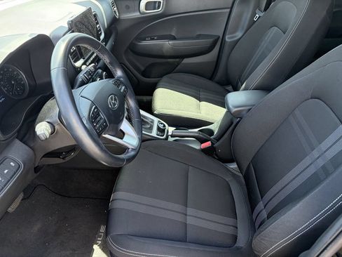 Used 2020 Hyundai Venue SEL w/ Convenience + Premium Package FWD image 6