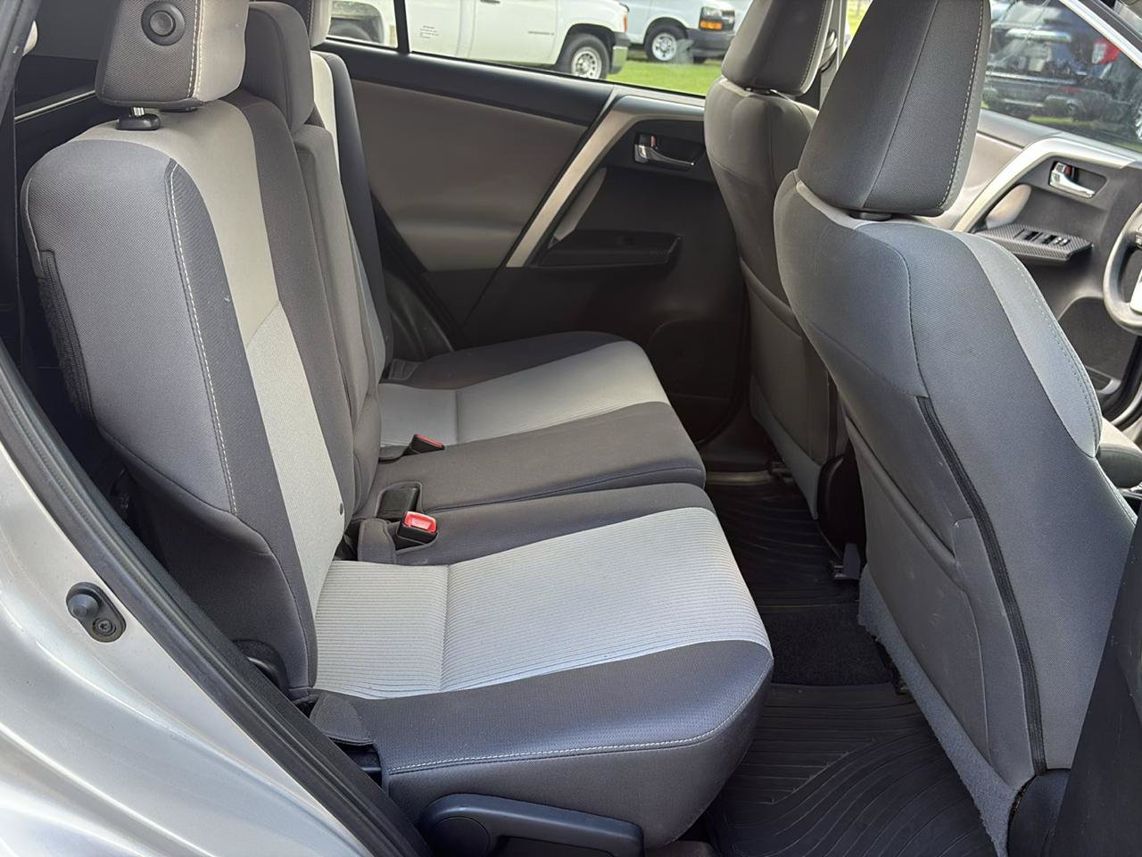 Used 2015 Toyota RAV4 XLE FWD image 17