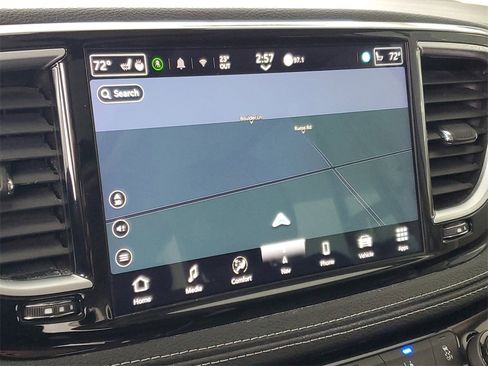 Used 2023 Chrysler Pacifica Limited image 21