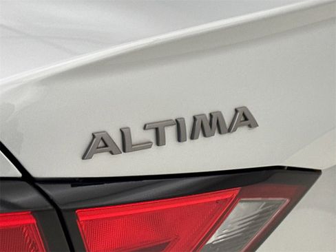 Used 2023 Nissan Altima 2.5 S image 11