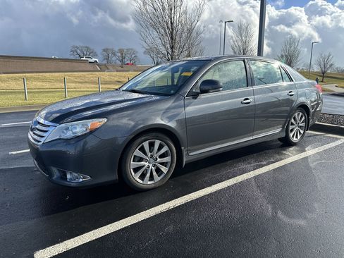 Used 2011 Toyota Avalon Limited image 5