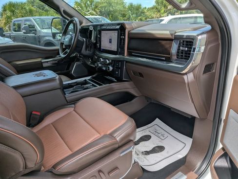 Used 2024 Ford F350 King Ranch AWD/4WD image 17