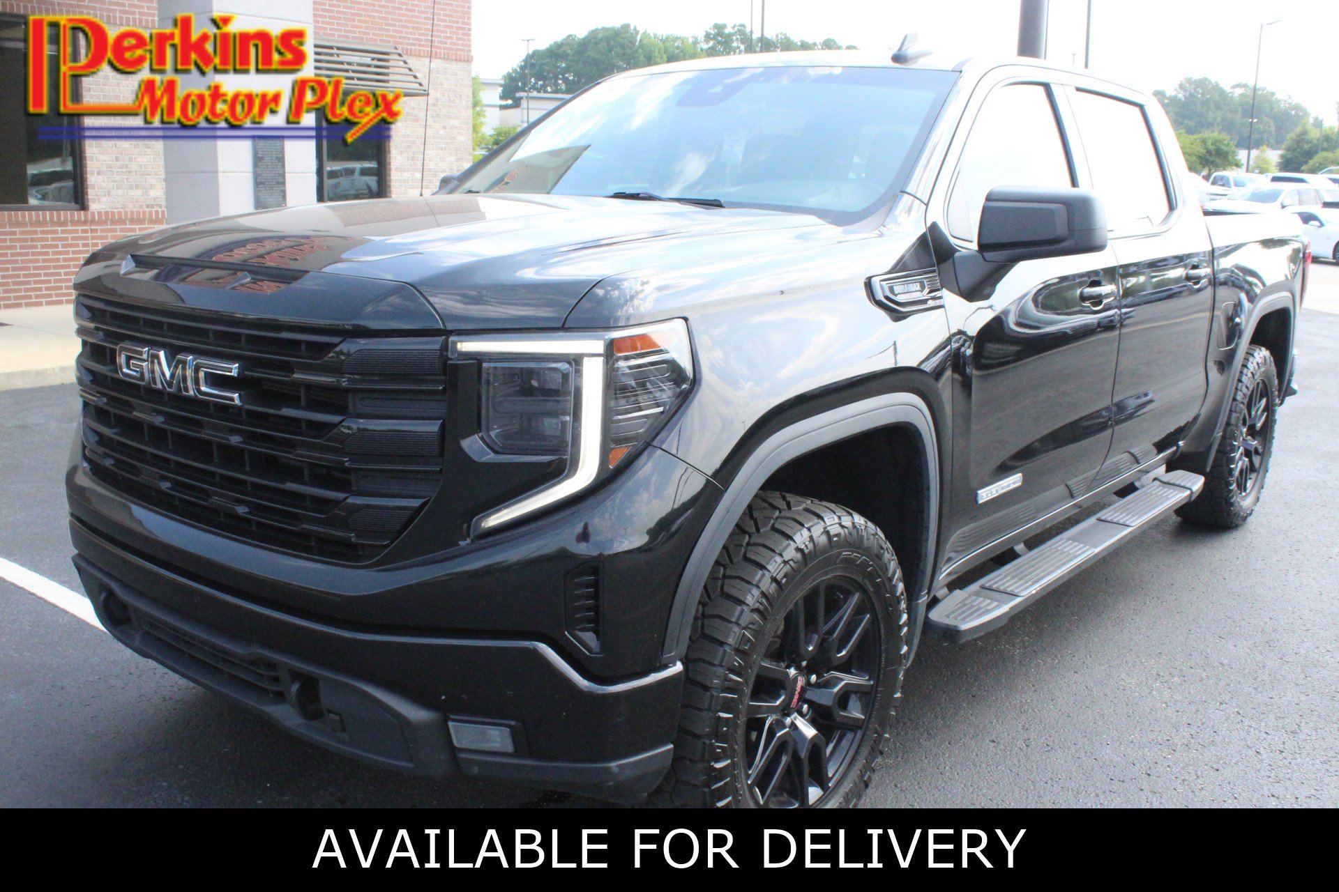 Used 2022 GMC Sierra 1500 Elevation w/ LPO, Elevation Black Package AWD/4WD image 1