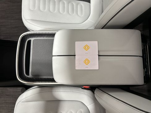 Used 2023 Rivian R1T Adventure AWD/4WD image 29