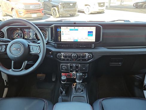 Used 2024 Jeep Gladiator Rubicon w/ Technology Group image 6