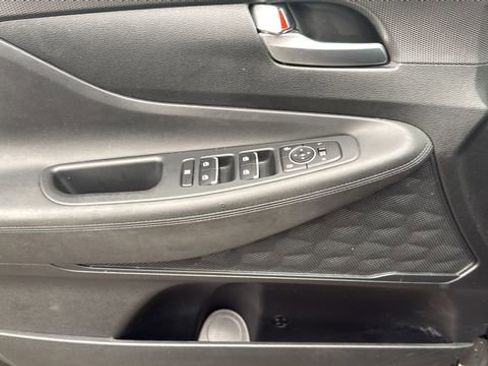 Used 2020 Hyundai Santa Fe SE image 12