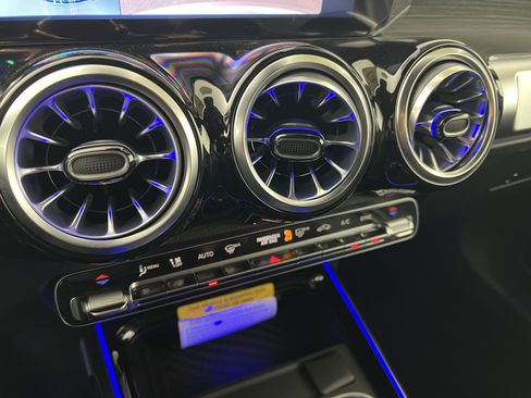New 2026 Mercedes-Benz GLB 250 4MATIC image 32