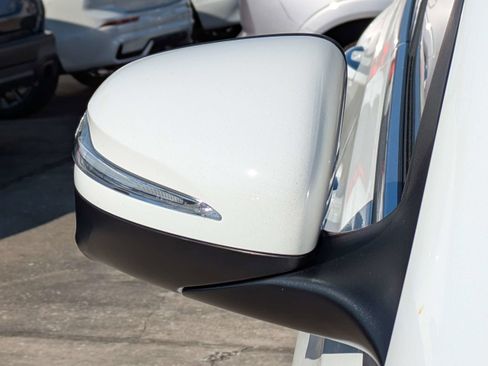 Used 2025 Mercedes-Benz GLE 350 4MATIC image 12