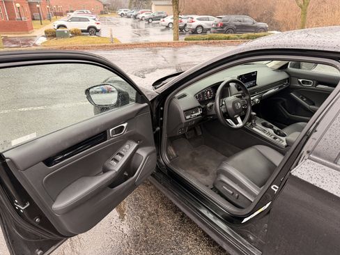 Used 2024 Honda Civic Touring image 11