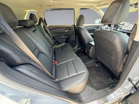 Used 2023 Nissan Rogue SL w/ SL Premium Package FWD image 17