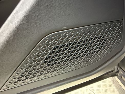 Used 2023 BMW 740i RWD image 26