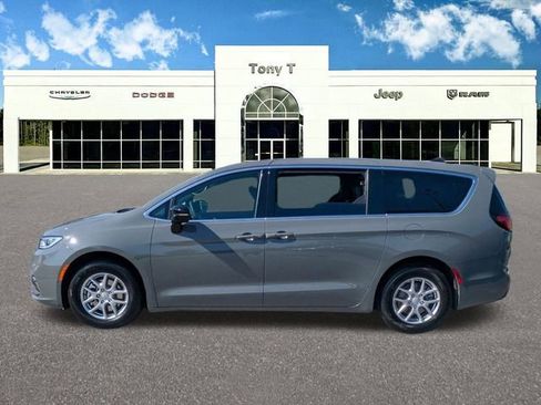 New 2025 Chrysler Pacifica Select FWD image 5