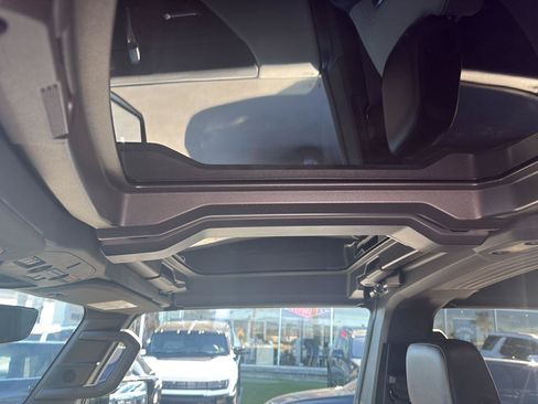 Used 2026 GMC Hummer EV SUV AWD/4WD image 16