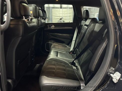 Used 2018 Jeep Grand Cherokee SRT AWD/4WD image 19