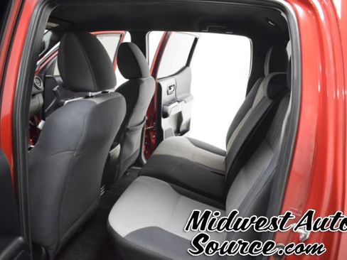 Used 2021 Toyota Tacoma TRD Off-Road w/ Technology Package image 23