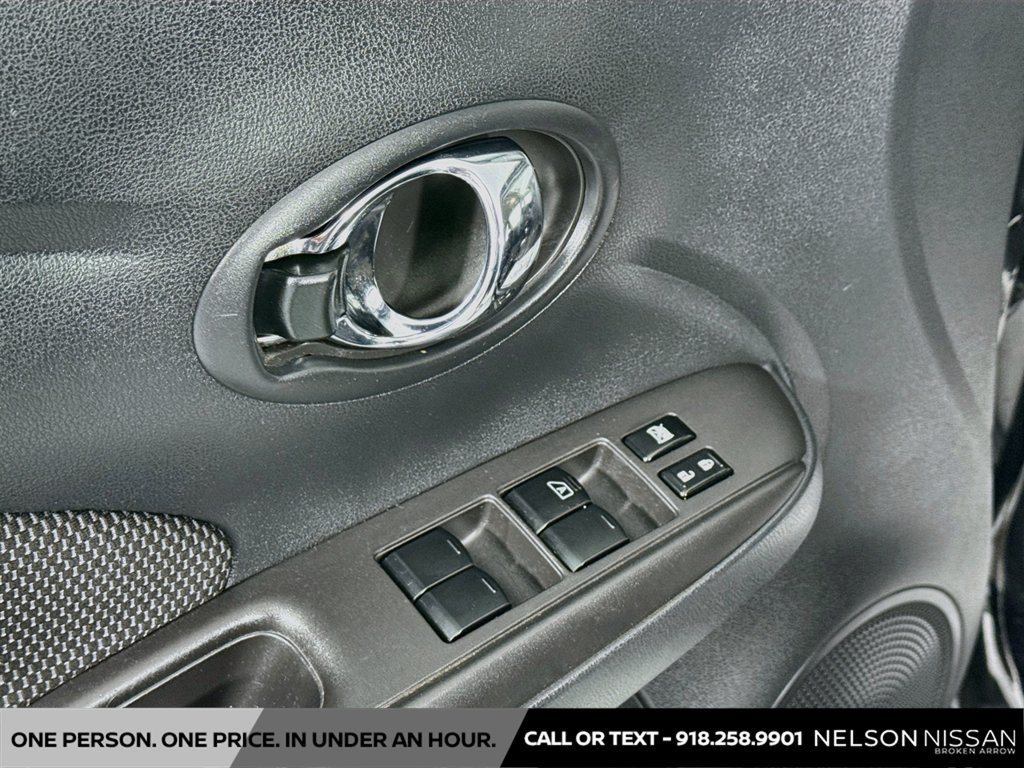 Used 2016 Nissan Versa SV FWD image 16