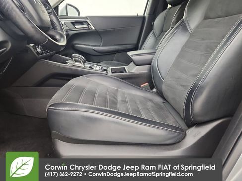 Used 2024 Mitsubishi Outlander SE image 19