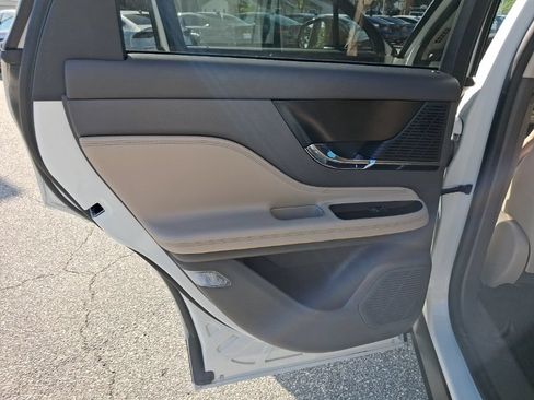 Used 2021 Lincoln Corsair FWD image 23