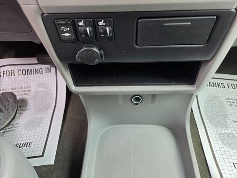 Used 2015 Toyota Sienna XLE FWD image 19