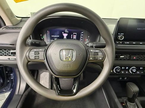 Used 2025 Honda Accord SE image 17