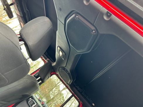 Used 2018 Jeep Wrangler Unlimited Sport S image 27